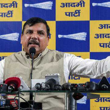 आप का बड़ा एक्शन: भाजपा में गए सात सांसदों की सदस्यता खत्म करने की मांग, दल-बदल पर सियासी संग्राम तेज