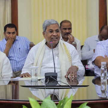 कर्नाटक में सत्ता संघर्ष के बीच दिखेगी दोस्ती, अब सिद्धारमैया जाएंगे डीके शिवकुमार के घर