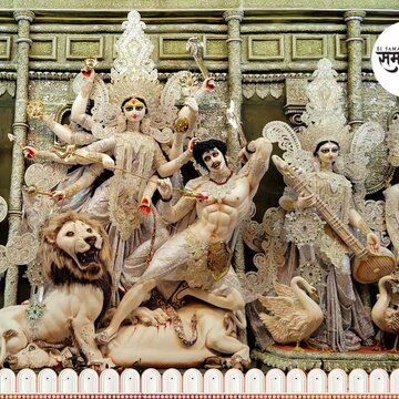 आंखों को चकाचौंध करने वाला श्रीभूमि का शानदार पंडाल, महालया से ही उमड़ी भीड़, देखें तस्वीरें