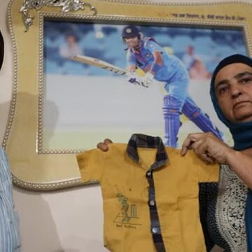 हरमन के जन्म के तुरंत बाद माता-पिता लड़कों का कपड़ा खरीदा था, जिस पर लिखा था 'गुड बैटिंग'