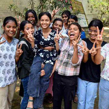 UP Board 10th Result : यूपी बोर्ड के 10वीं का रिजल्ट घोषित, दो छात्राएं बनी संयुक्त रूप से राज्य टॉपर