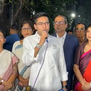 सीईओ कार्यालय में हंगामा: TMC ने चुनाव प्रक्रिया में अनियमितता का उठाया मुद्दा