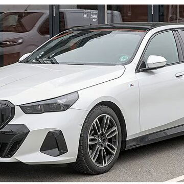 लक्ज़री BMW कारों की खरीद को लेकर कांग्रेस नेताओं का लोकपाल की नीयत पर सवाल