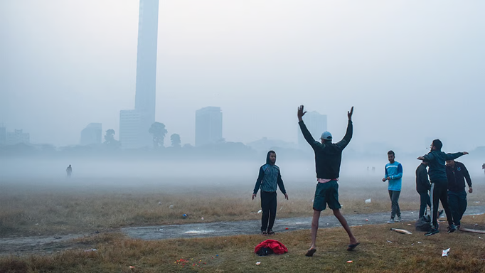 कोलकाता में लगातार नीचे गिर रहा है तापमान का पारा, गुरुवार को रही मौसम की सबसे सर्द सुबह