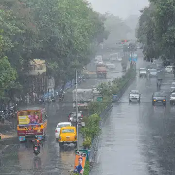 आंधी-बारिश ने दिखाया असर, कोलकाता का पारा एक झटके में लुढ़का 11 डिग्री सेल्सियस