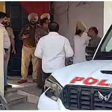 प्रेम संबंध पर आपत्ति थी, बेटी को नहर में फेंक कर उसका वीडियो बनाया