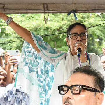 ममता बनर्जी के खिलाफ शिकायत दर्ज, बांग्लादेश में राजनीतिक हत्याकांड पर दिया था विवादित बयान