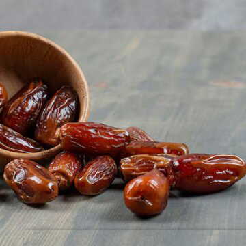 रात में सिर्फ 2 रोस्टेड खजूर खाने से मिलते हैं गजब के फायदे, जानिए कैसे !