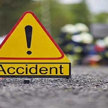 बांदा में भीषण सड़क हादसा, ट्रकों की टक्कर के बाद आग में तीन की मौत