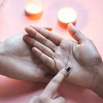 लव मैरिज होगी या अरेंज मैरिज, ये क्या लिखा है किस्मत में ? हाथ की रेखा में लिखा है, कैसे करें पहचान ?