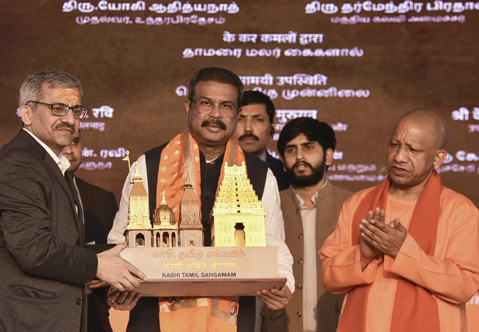 कुछ दोस्त भाषा के नाम पर दरार डालना चाहते हैं: धर्मेंद्र प्रधान