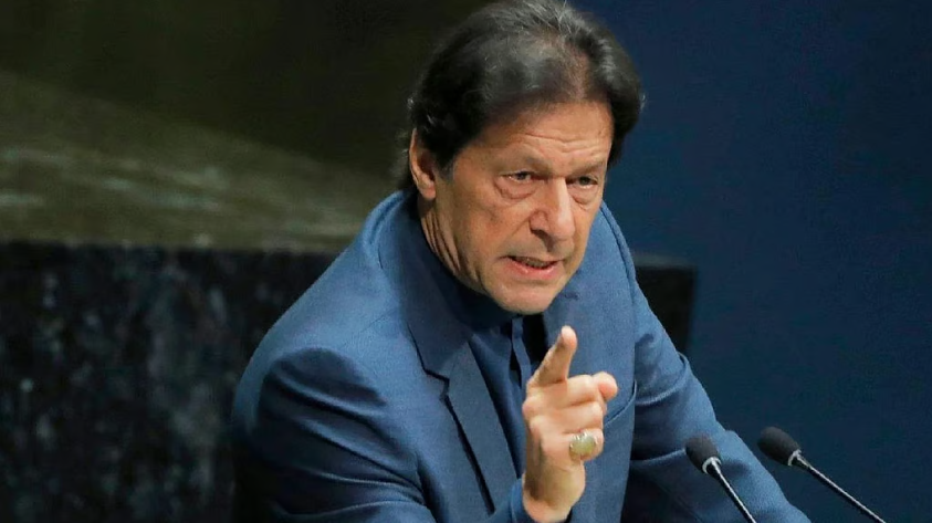 क्या इमरान खान सुरक्षित हैं? उनकी बहन को जेल में मिलने की अनुमति मिली