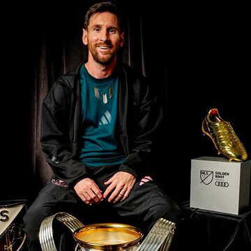 कोलकाता में मेसी, हाथ में मोहनबागान की ऐतिहासिक जर्सी