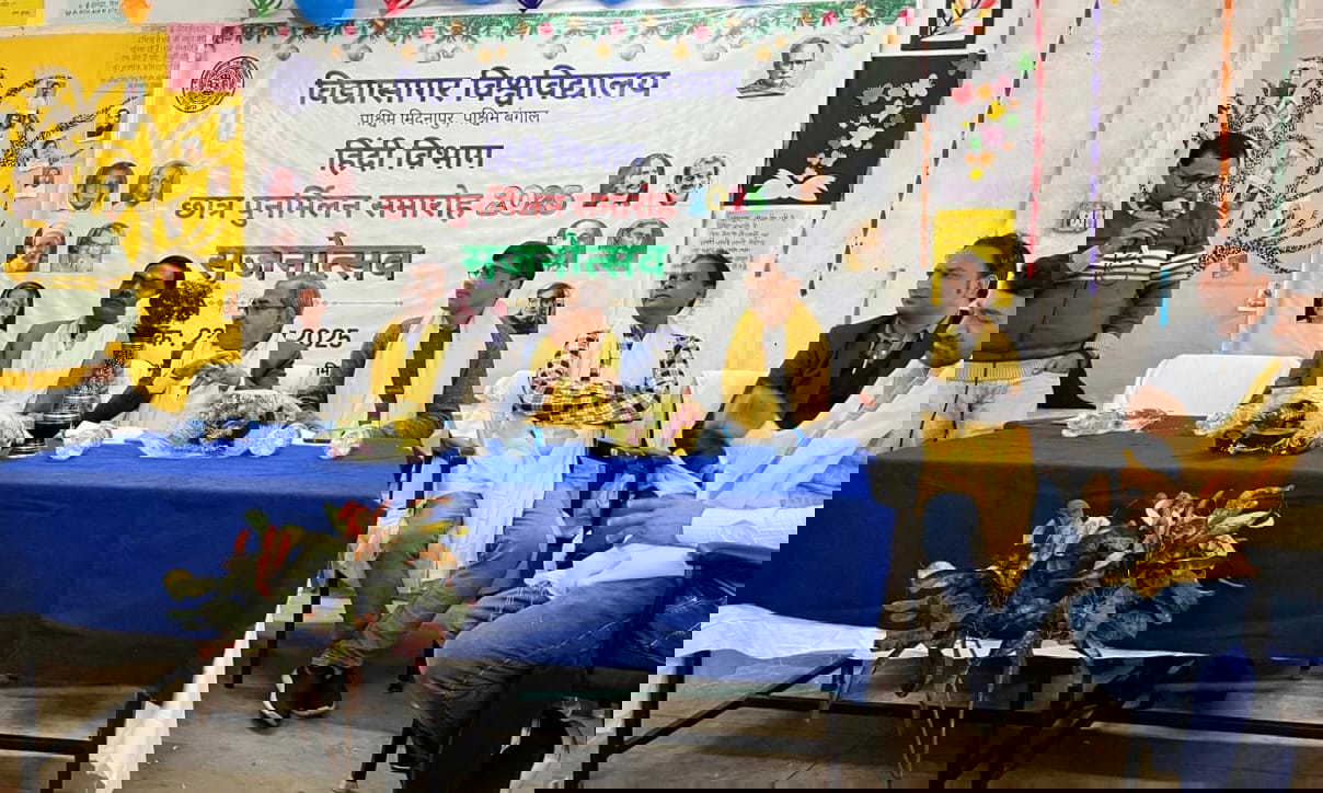 विद्यासागर विश्वविद्यालय के हिंदी विभाग में जागरूकता नाटक मंचन एवं एल्युमनी समारोह आयोजित