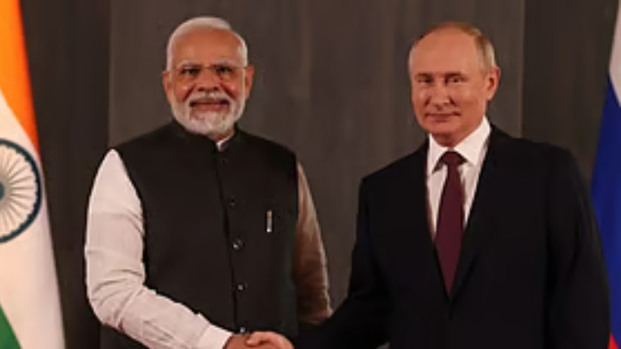 शैडो फ्लीट से भारत में रूसी तेल भेजने का आरोप