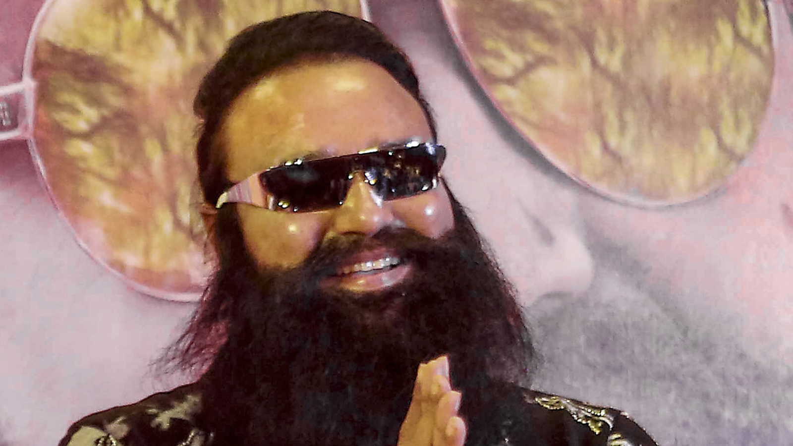 दुष्कर्म और हत्या के जुर्म में सजा काट रहे डेरा सच्चा सौदा प्रमुख गुरमीत राम रहीम को फिर 40 दिन की पैरोल