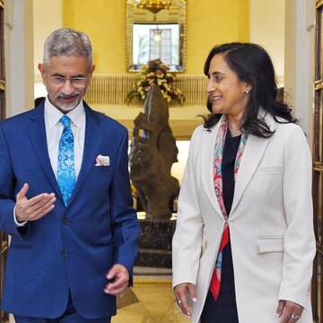 कनाडा के वीज़ा पर सख़्ती से भारतीय छात्रों के सपनों पर ब्रेक?