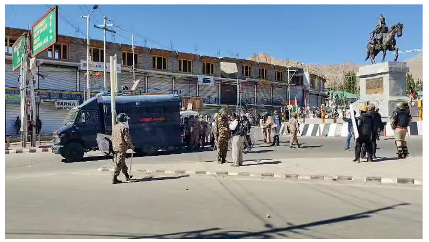 लद्दाख में तनाव, अशांति फैलाने के आरोप में कांग्रेस पार्षद के खिलाफ FIR, विपक्ष का पलटवार