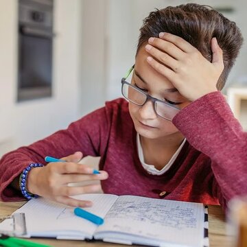 अपने बच्चे की पढ़ाई में ऐसे बढ़ाएं दिलचस्पी