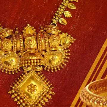 बिहार के थावे मंदिर से सोने का ताज और आभूषण चोरी, पुलिस जांच में जुटी