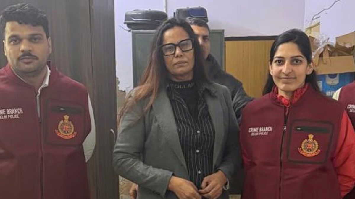 दूतावास का 'नकली नंबर प्लेट' इस्तेमाल करके 'हाई सिक्योरिटी ज़ोन' में घूमने पर महिला गिरफ्तार