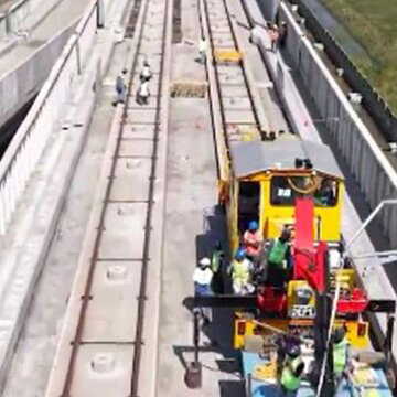 भारत की पहली बुलेट ट्रेन के लिए बिजली के खंभे लगाने का काम तेज़