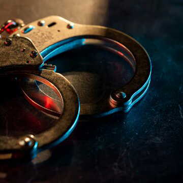 अवैध हथियार जमा रखने का आरोप, पंजाब में पुलिस के हाथों नाबालिग सहित 2 गिरफ्तार