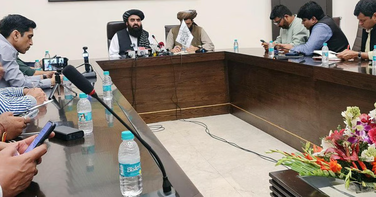 दिल्ली में तालिबानी फरमानः प्रेस कॉन्फ्रेंस में महिला पत्रकारों पर बैन, सोशल मीडिया पर बवाल